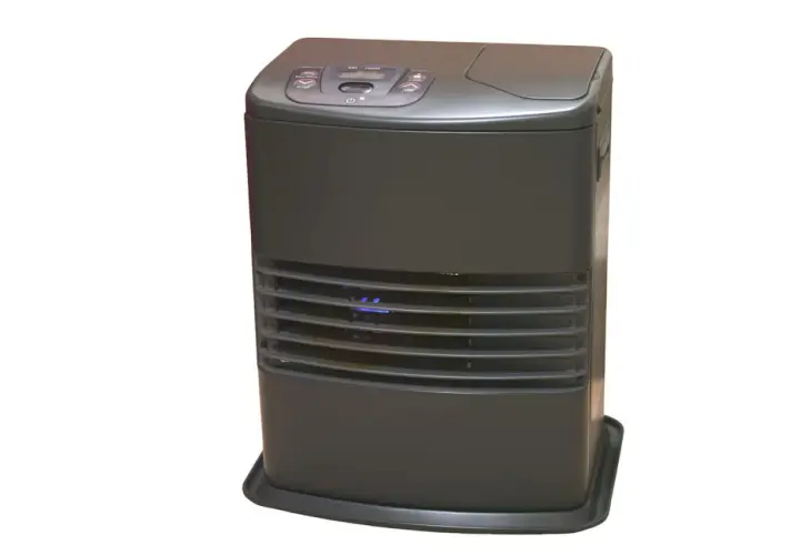 Chauffage au pétrole : ses avantages et inconvénients. Ce radiateur d'appoint gris est doté d'un panneau de contrôle digital.