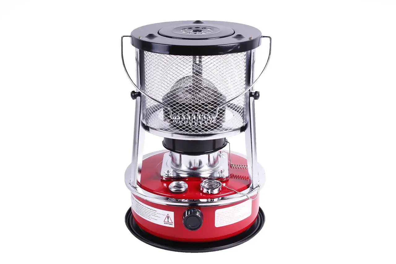 Chauffage au p&eacute;trole : ce mod&egrave;le rouge et argent&eacute;, avec sa grille de protection, offre une solution de chauffage d'appoint. Avantages et inconv&eacute;nients &agrave; consid&eacute;rer.